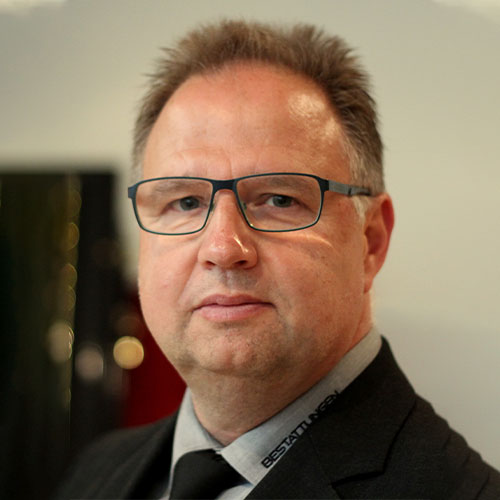 Konrad-Urmetzer,
 Firmeninhaber