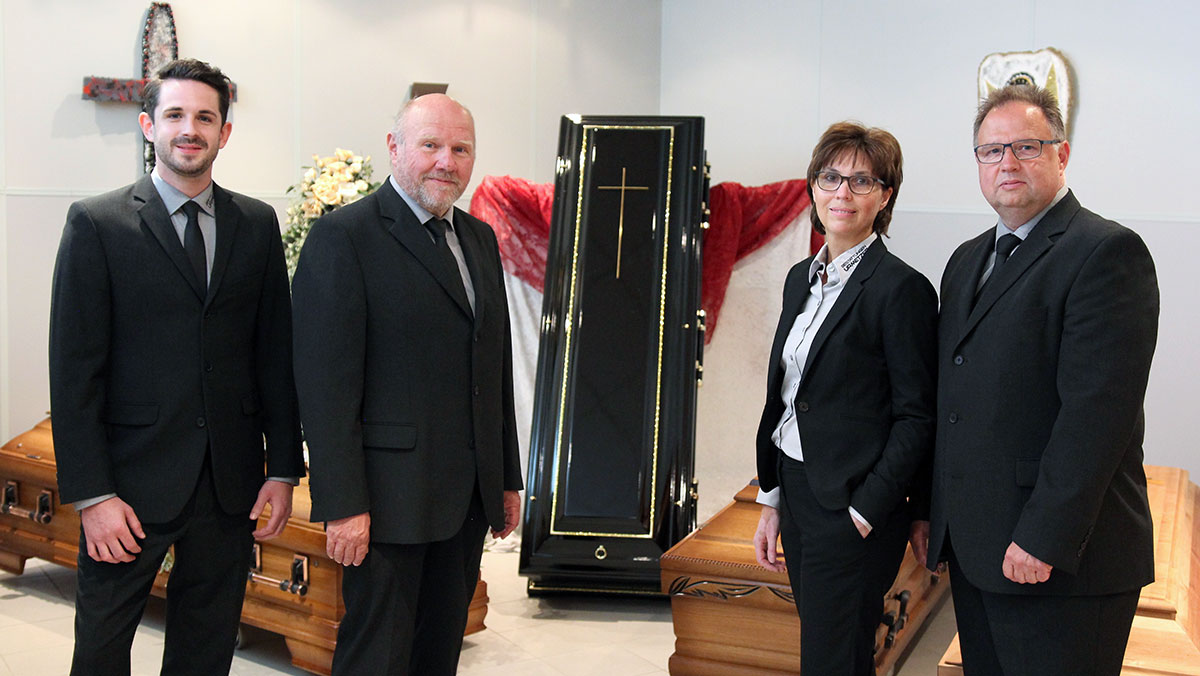 Die Mitarbeiter von Bestattungen Urmetzer Die Mitarbeiter von Bestattungen Urmetzer